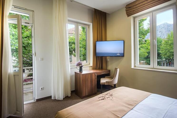 Central Luxury Rooms Omis Exterior photo
